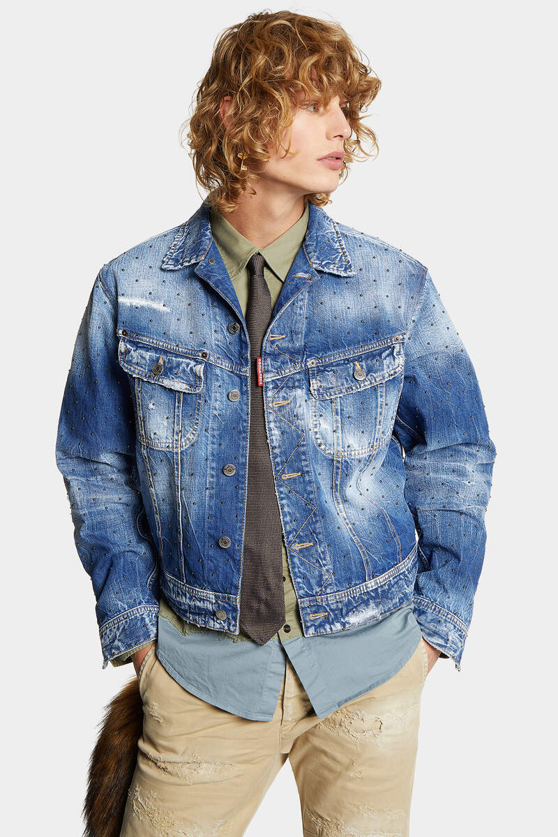 MEDIUM EVERYTHING WASH JEAN JACKET