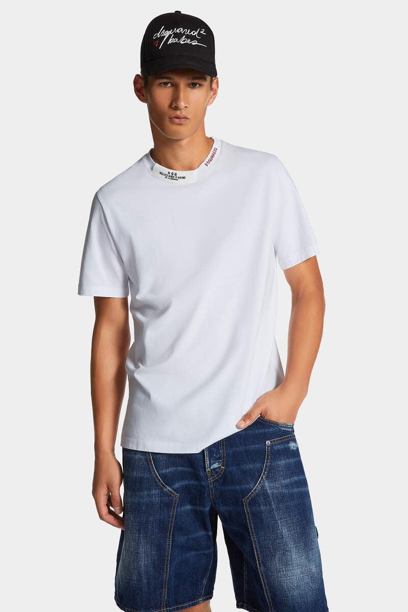 REGULAR FIT EMBROIDERED NECK T-SHIRT