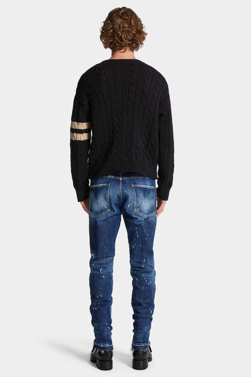 MEDIUM RIPPED WASH COOL GUY JEANS